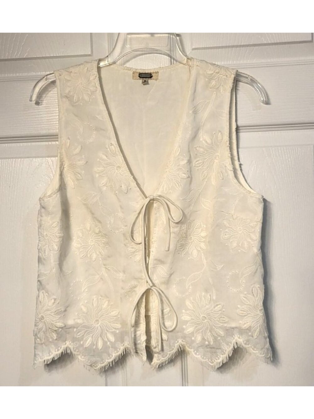 Womens Gimmicks White Embroidered Tie-Front Crop Vest M Boho Cottage Floral